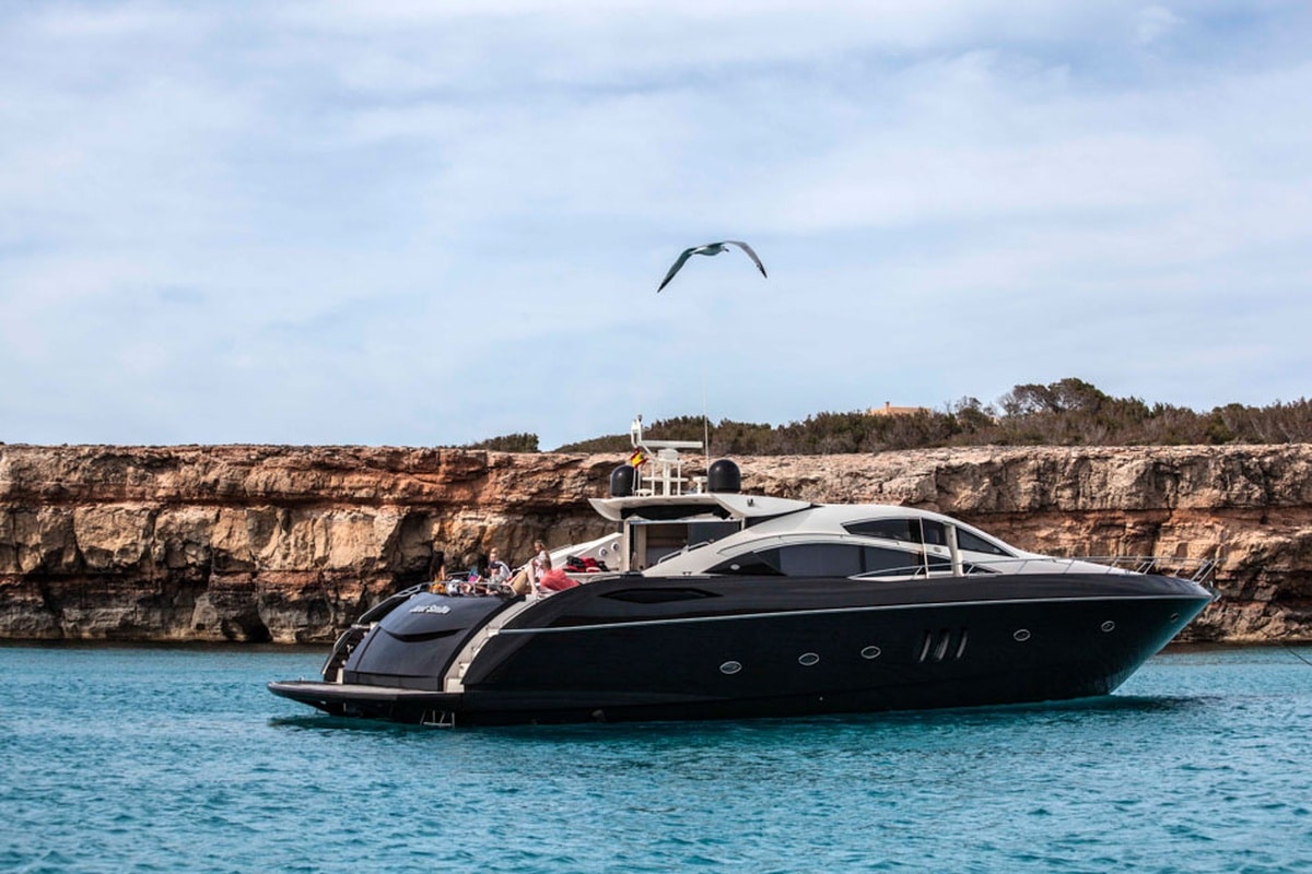 Sunseeker Predator 82