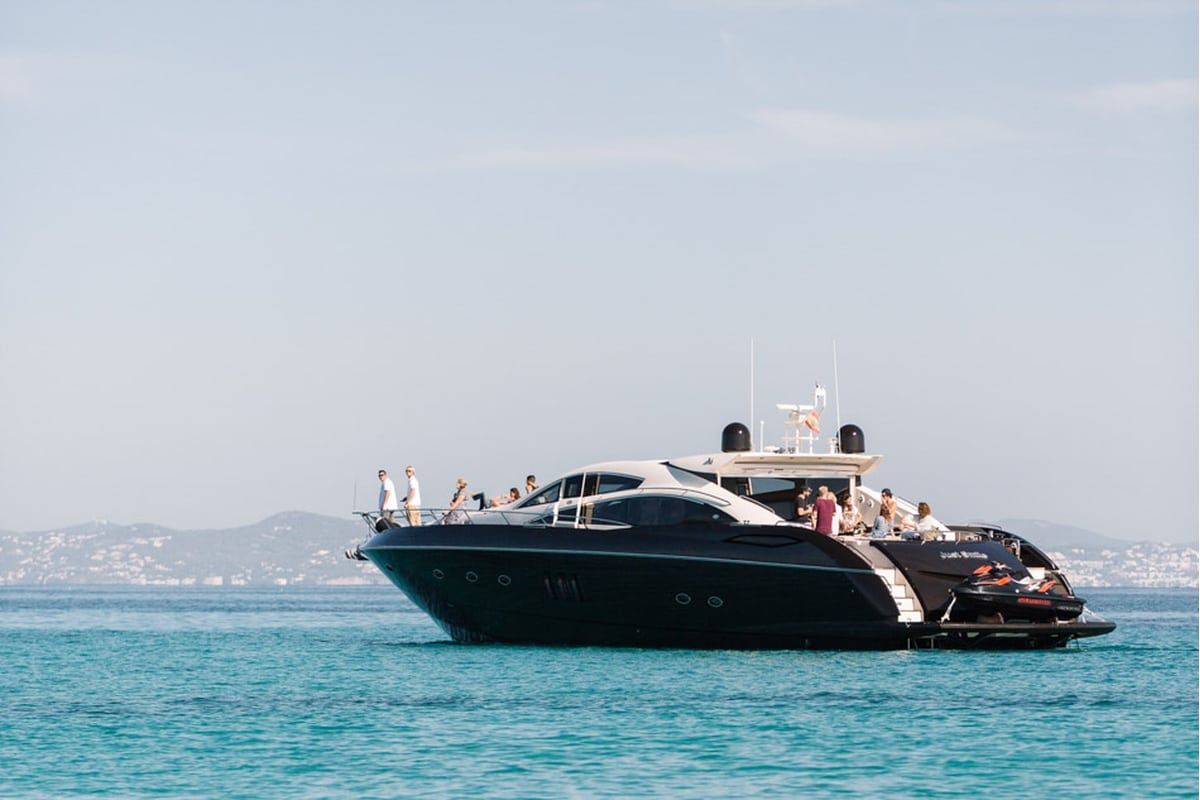 Sunseeker Predator 82