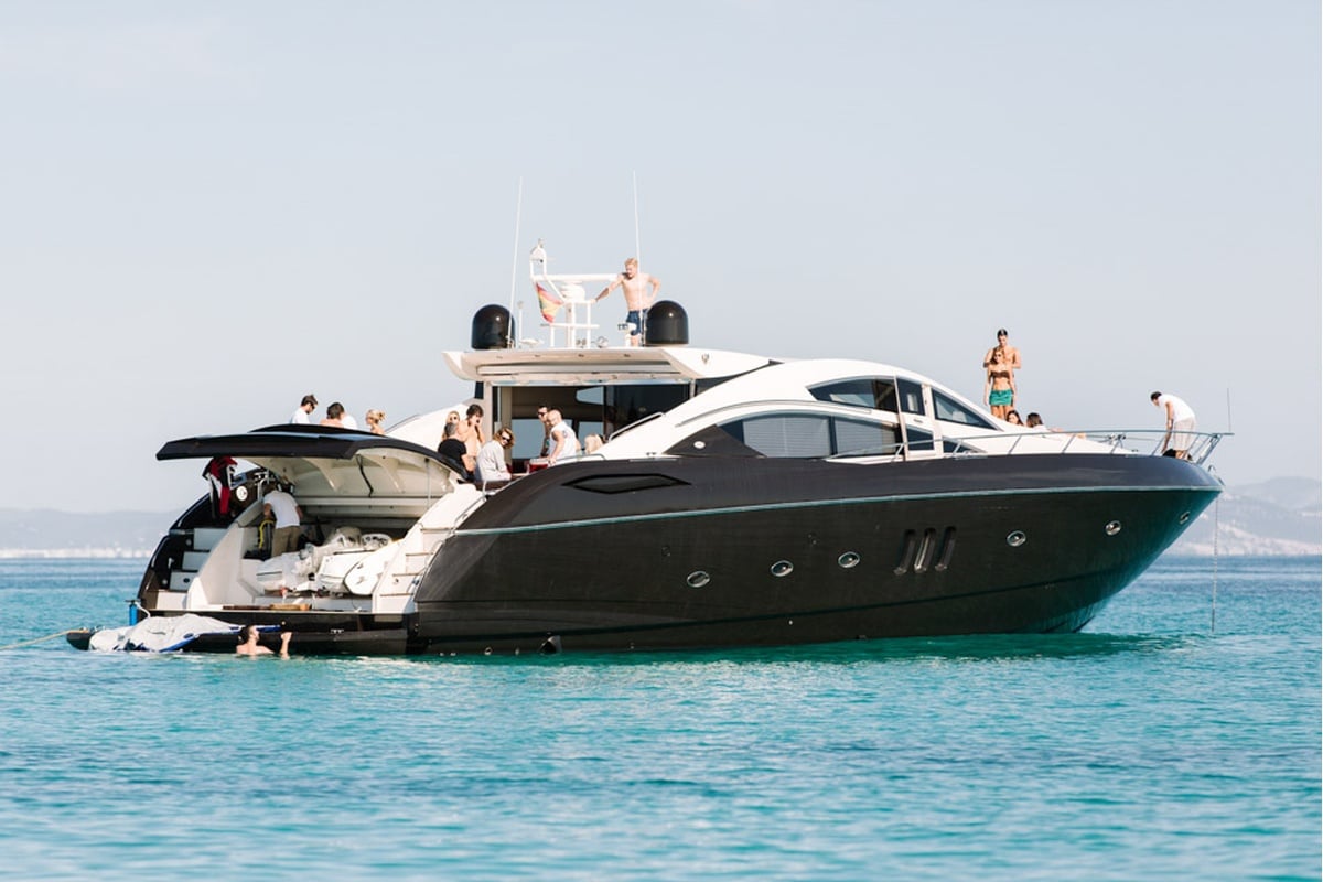 Sunseeker Predator 82