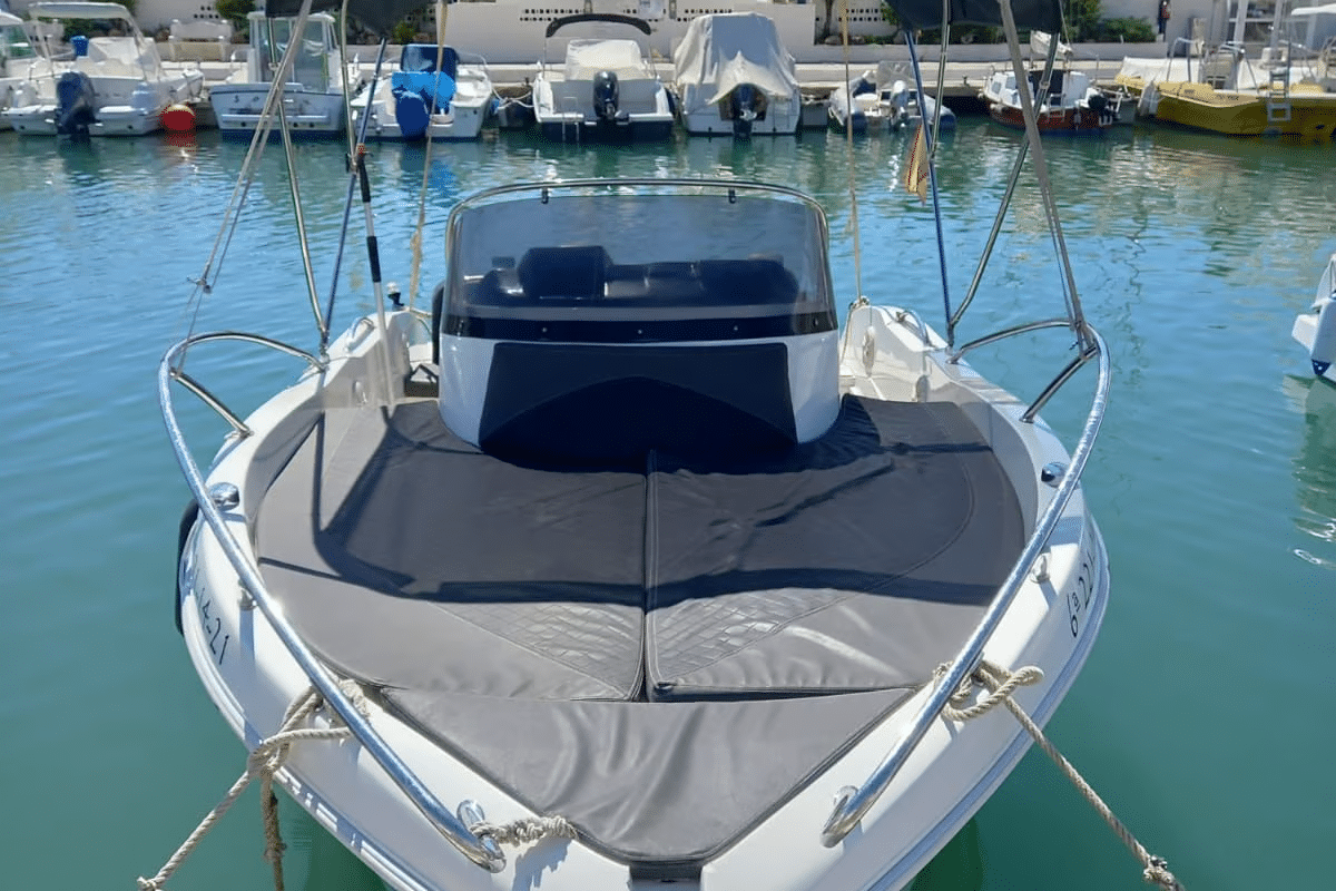 Oceanis 605