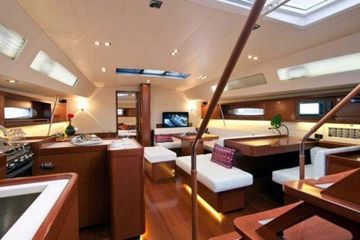 Oceanis 58