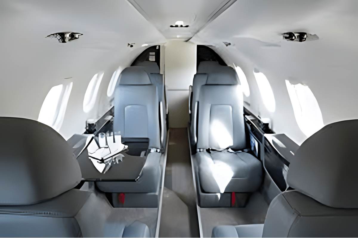 Embraer Phenom 300