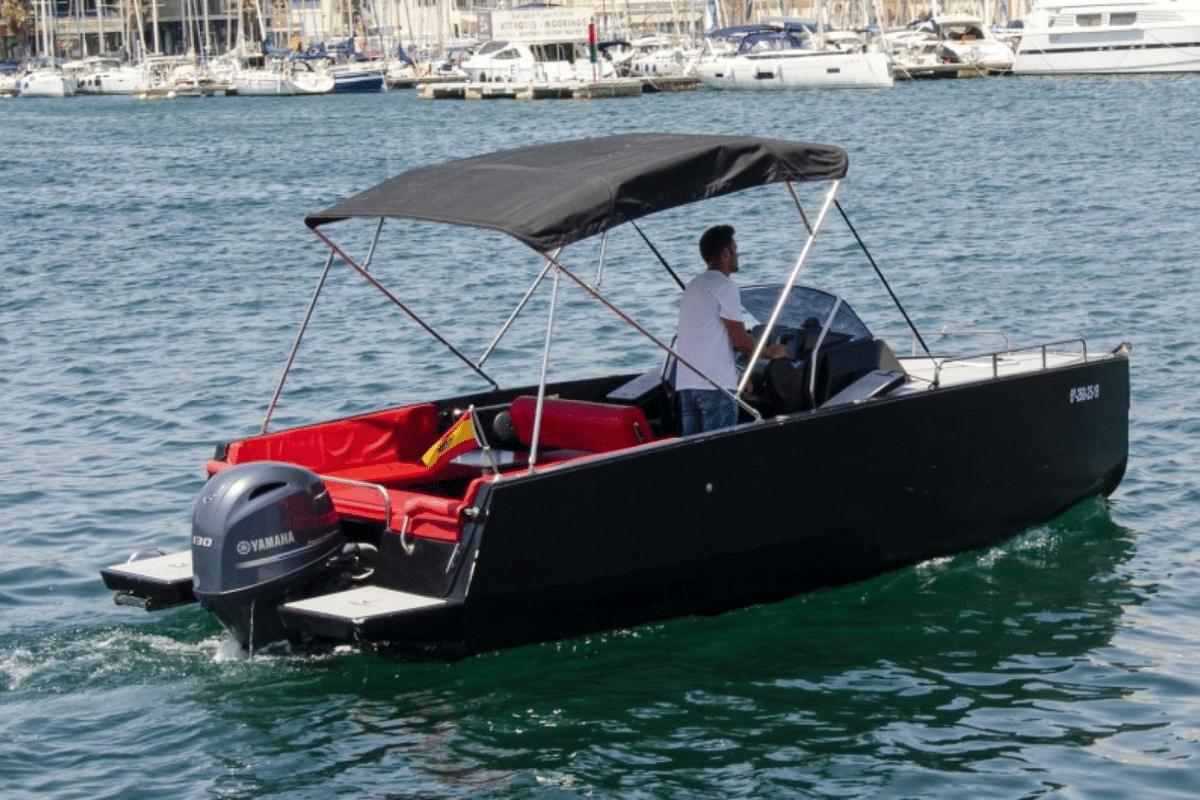 Nuva Yatchs M6 Cabin