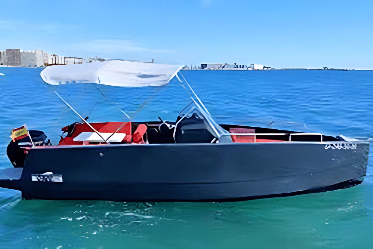 Nuva Yatchs M6 Cabin