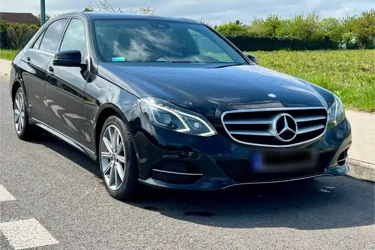 Mercedes-Benz E 220 D limousine