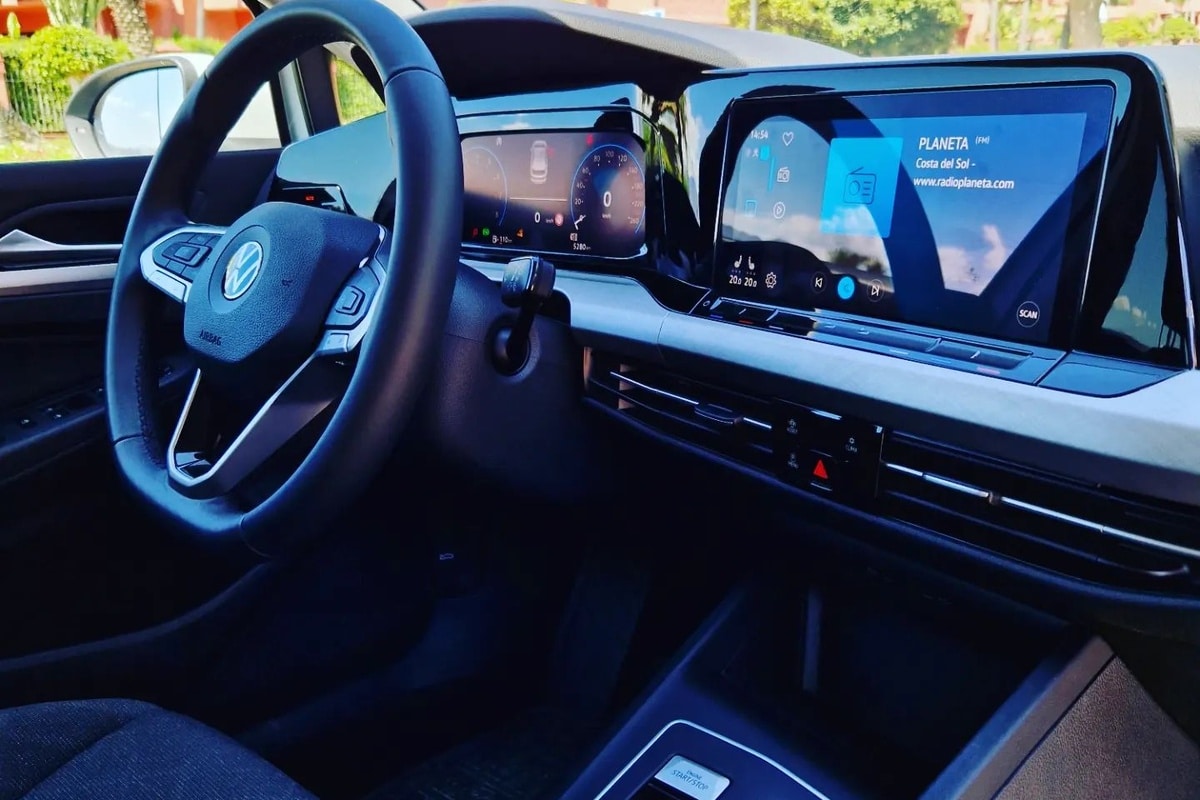 Volkswagen Golf 8 eTSI