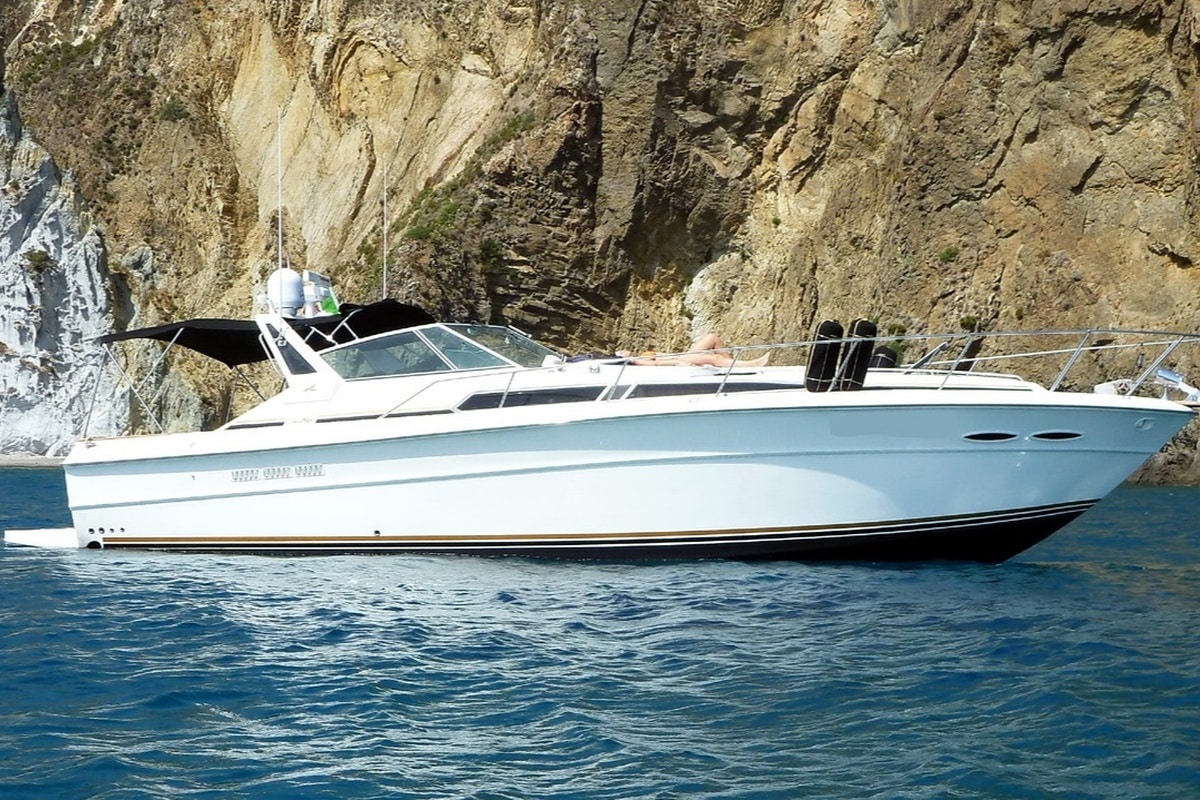 Sea Ray 390