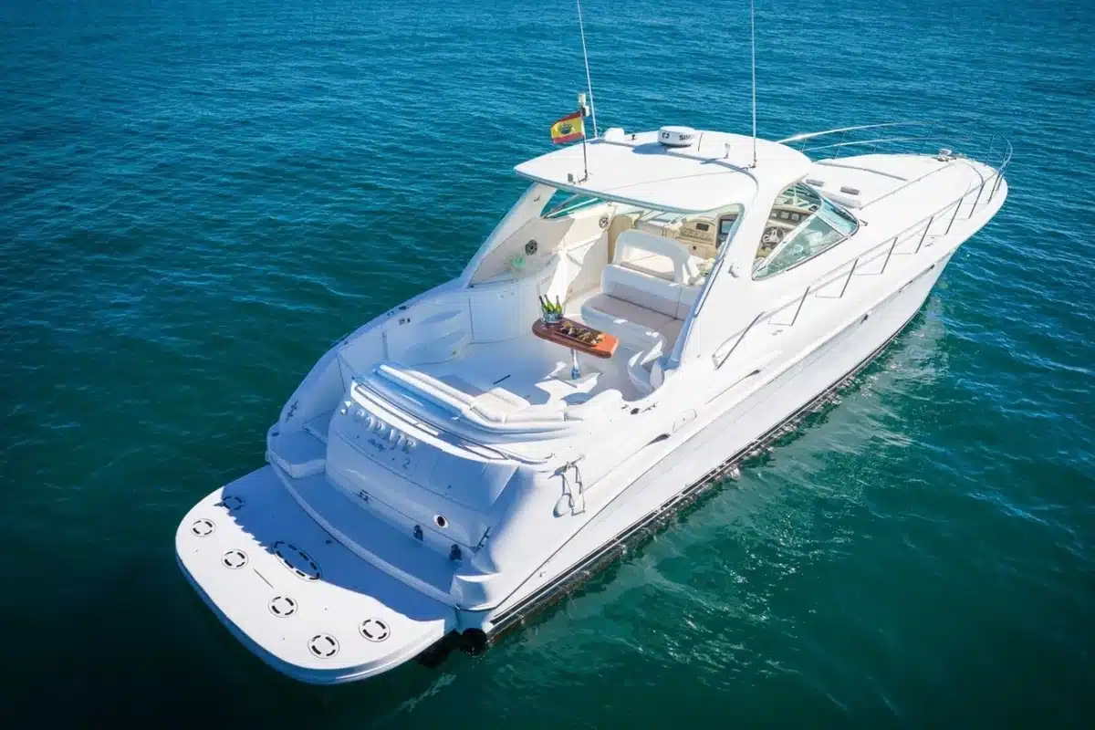 Sea Ray 540 Sundancer yacht “Courage”