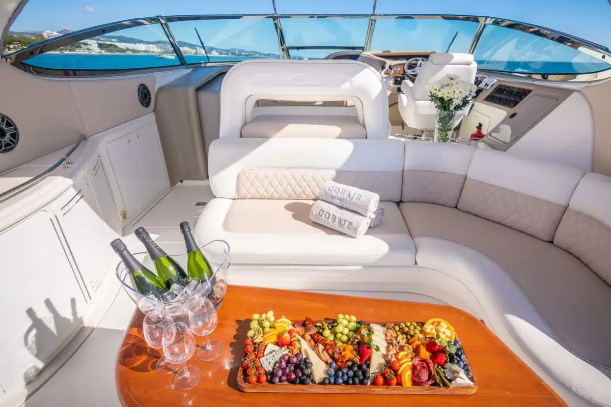 Sea Ray 540 Sundancer yacht “Courage”