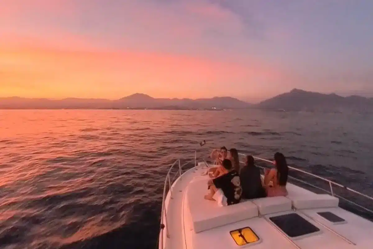 Sea Ray Sundancer 370