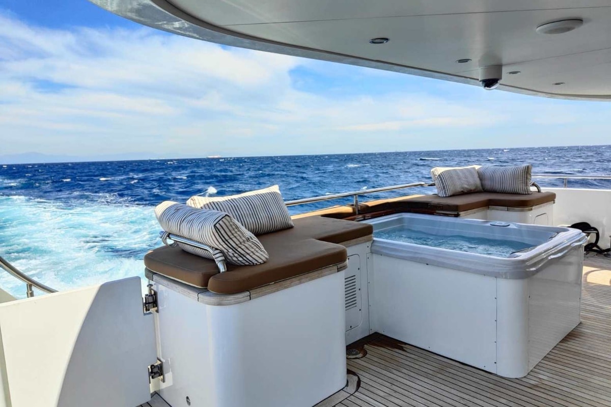 Bandido Yacht 90
