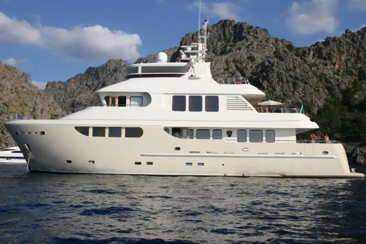 Bandido Yacht 90