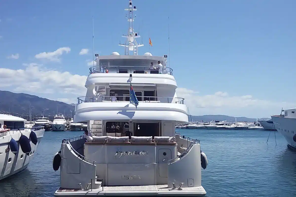 Bandido Yacht 90
