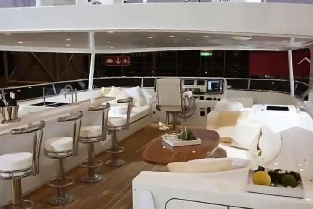 Bandido Yacht 90