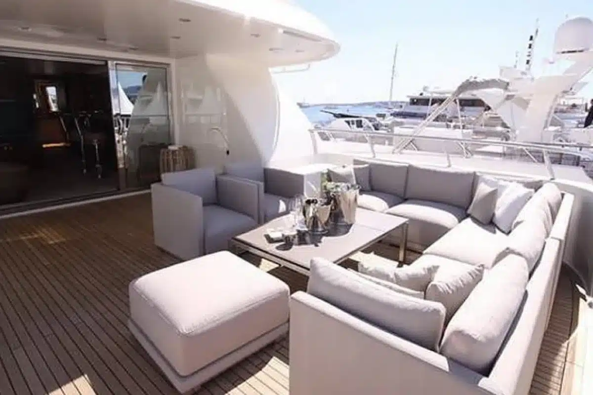 Bandido Yacht 90