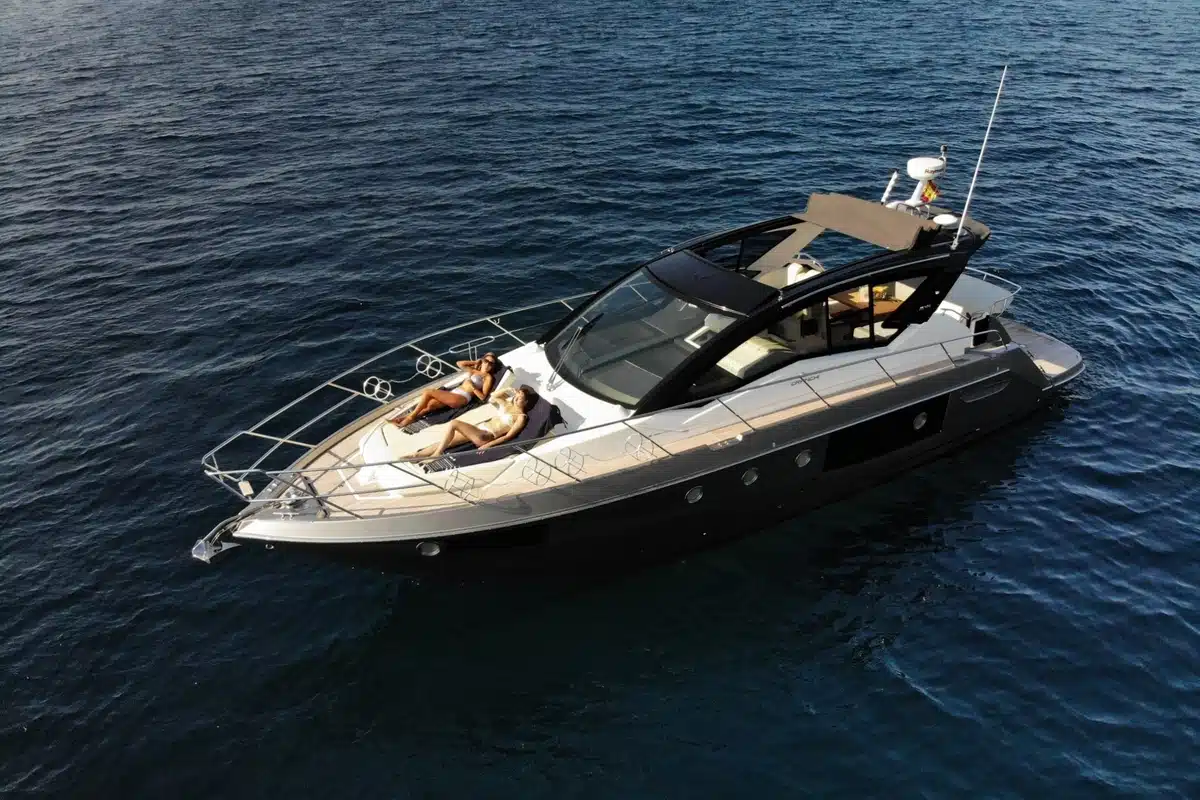 Yate Cranchi 44