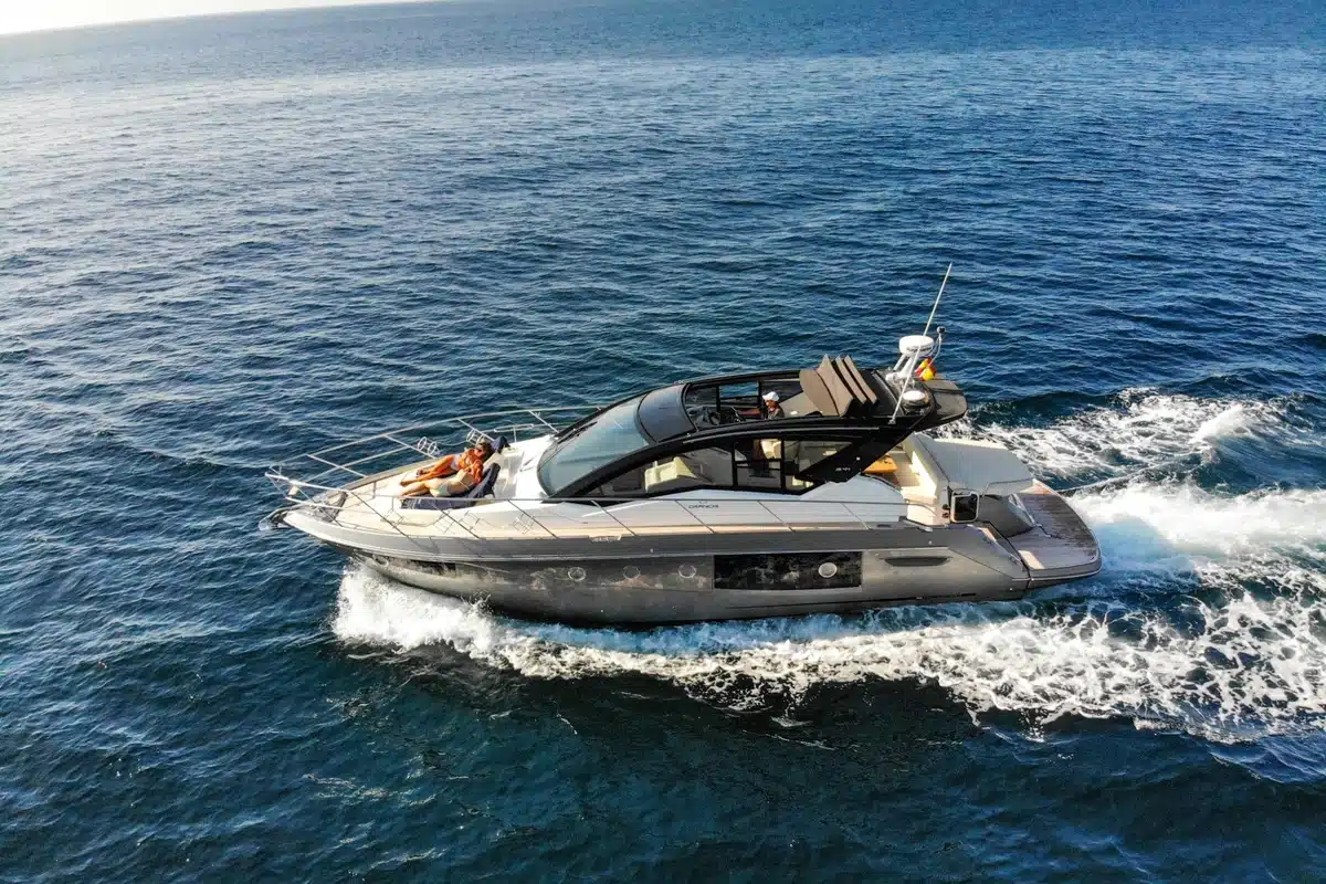 Yate Cranchi 44