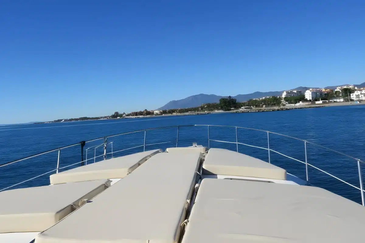 Sea Ray 390