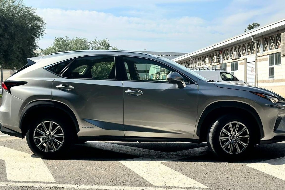 Lexus  NX 300