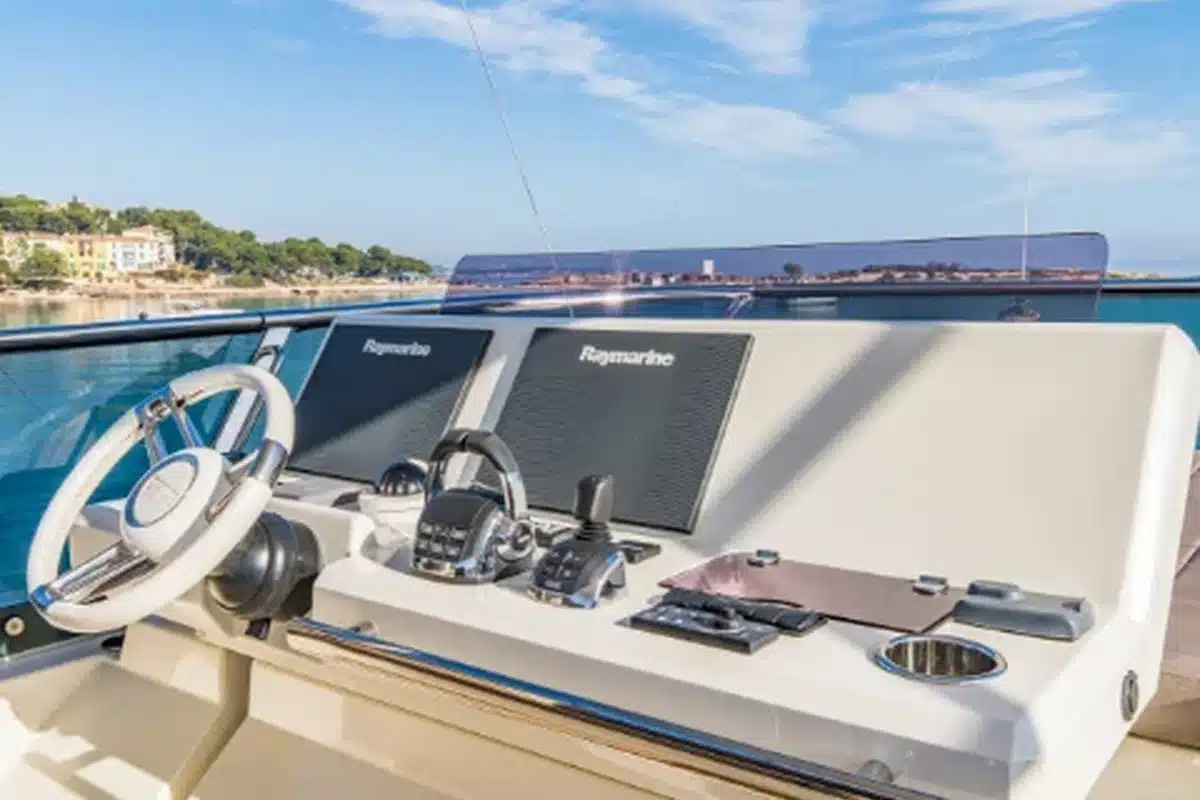 BLUE M Prestige 680