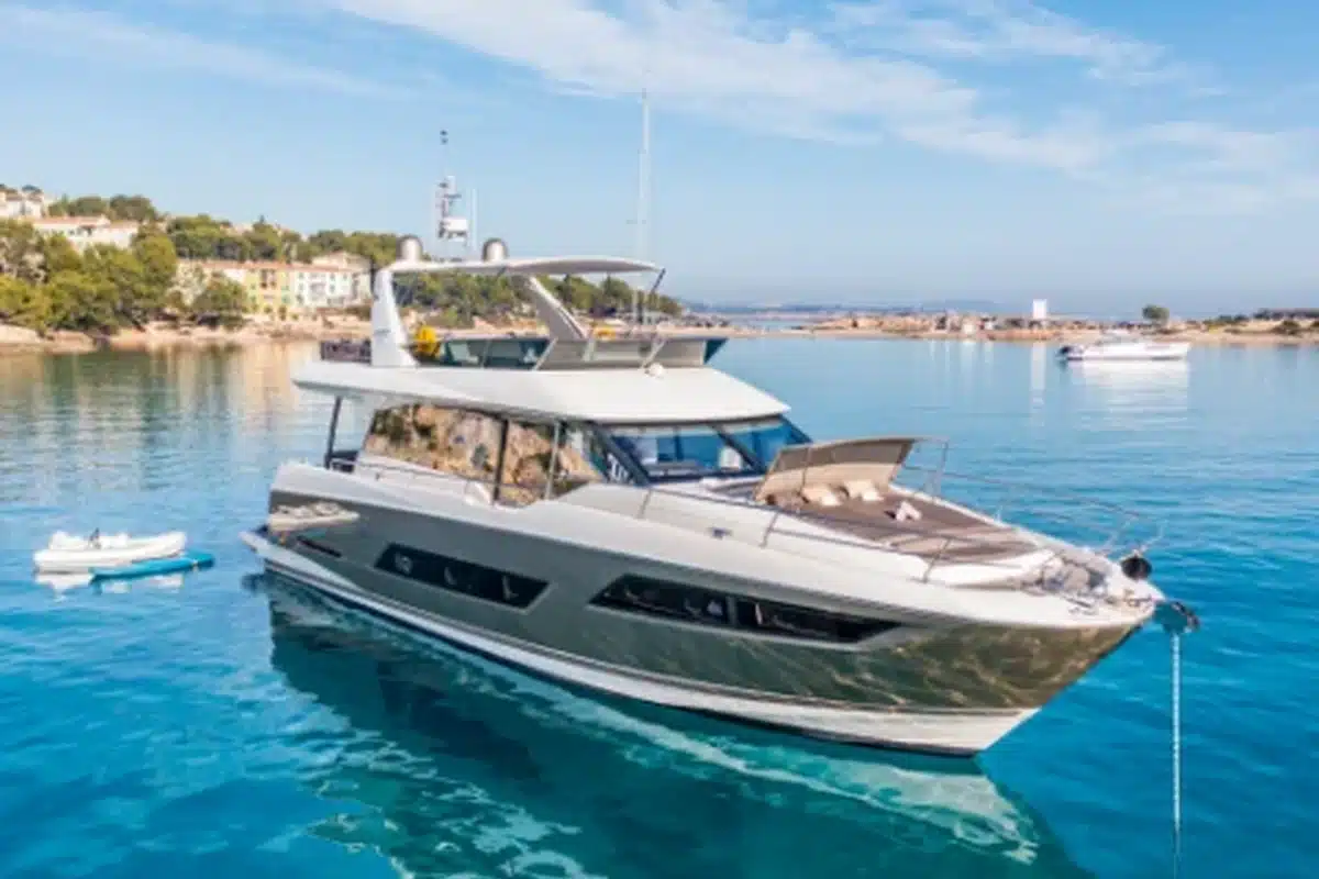 BLUE M Prestige 680