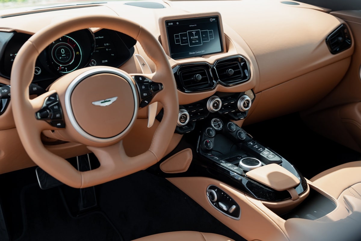 Aston Martin V8 Vantage