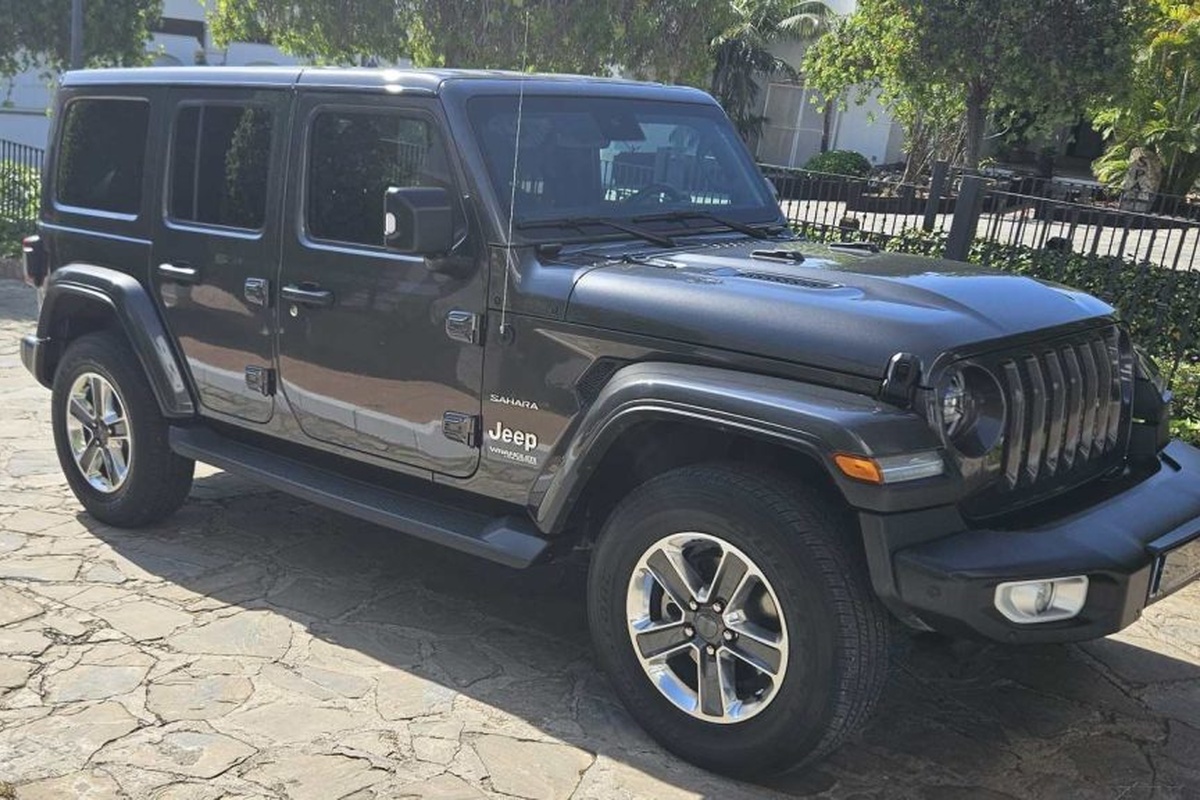 Jeep Sahara 4 Door Convertible