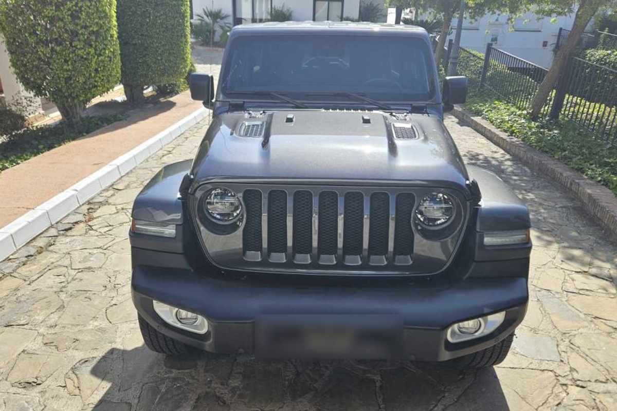 Jeep Sahara 4 Door Convertible