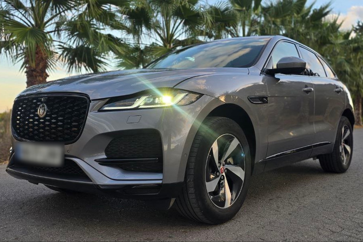 Jaguar F pace