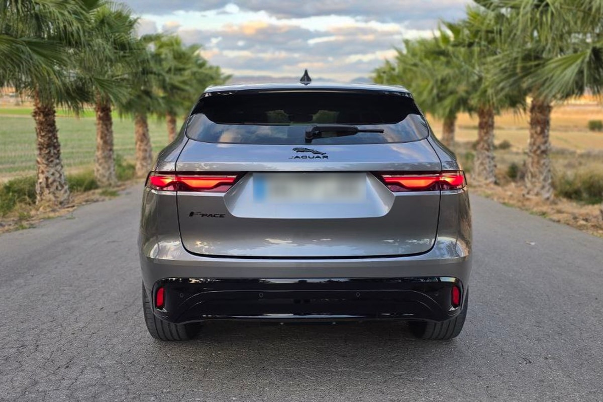 Jaguar F pace