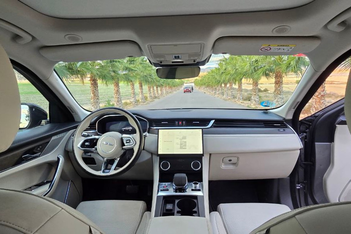 Jaguar F pace