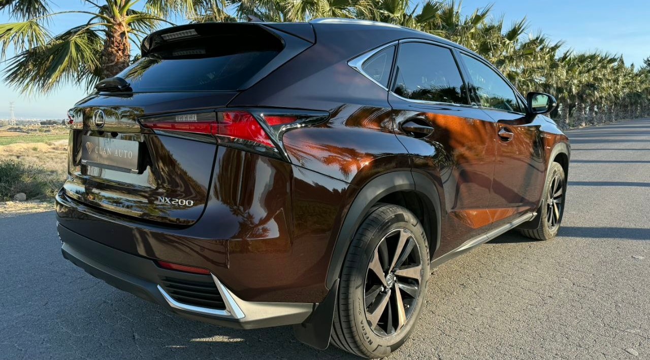 Lexus  NX 200