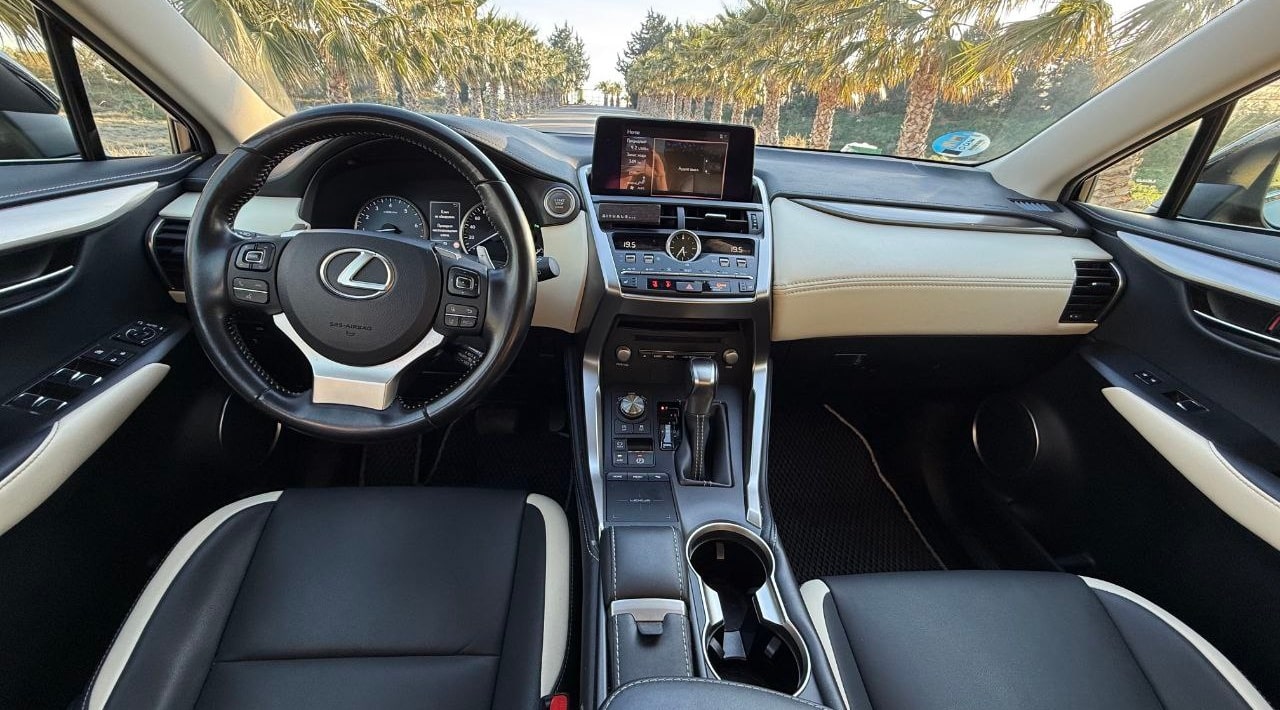 Lexus  NX 200
