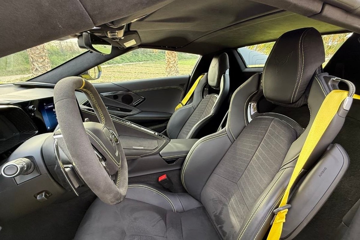 Corvette Stingray C8