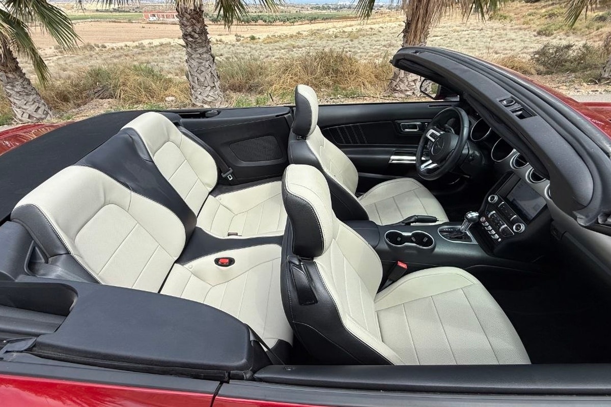 Mustang Cabrio 2.3 EcoBoost i