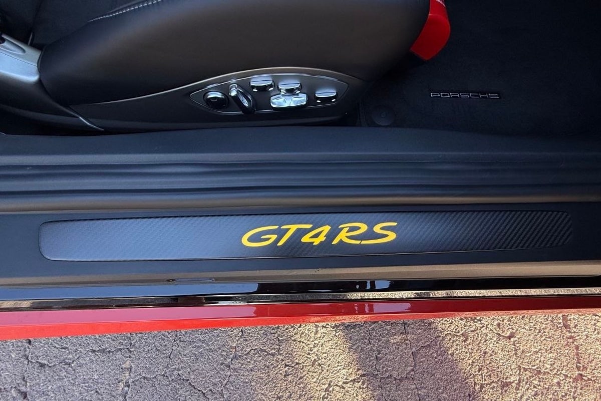 Porsche 718 Cayman GT4 RS 2026